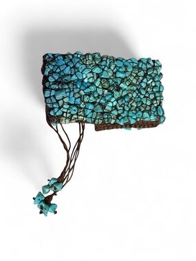 Turquoise stone bracelet with adjustable woven strap